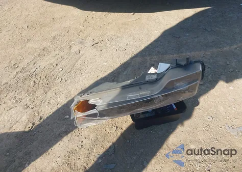 2021 Tesla Model Y Long Range Dual Motor All-Wheel Drive z USA, uszkodzony, nr VIN 5YJYGDEE3MF125592